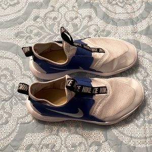 Nike Flexrunner youth size 4